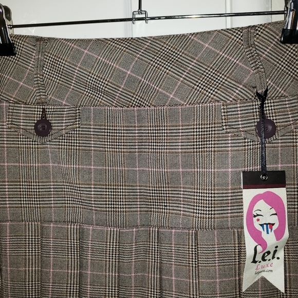 l.e.i. Luxe Drop Waist Pleated Mini Skirt - Picture 4 of 8